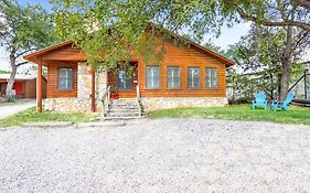 Wimberley Log Cabins Resort And Suites- The Oak Lodge